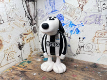 Load image into Gallery viewer, Newcastle United snoopy shirt 2025
