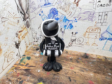 Load image into Gallery viewer, Notts County magpie with Hoody design
