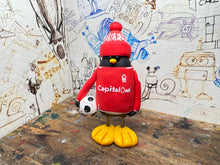 Load image into Gallery viewer, Nottingham Forest 2004 penguin with woolly hat &amp; ball
