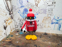 Load image into Gallery viewer, Nottingham Forest 1996 penguin with woolly hat &amp; ball
