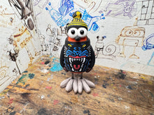 Load image into Gallery viewer, Nottingham Panthers top &amp; woolly hat
