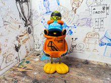 Load image into Gallery viewer, Lando Norris F1 hoodie penguin with mini driver
