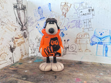 Load image into Gallery viewer, Gromit in his Tansey Hoody number 6 on the back￼
