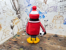 Load image into Gallery viewer, Nottingham Forest 1996 penguin with woolly hat &amp; ball
