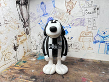 Load image into Gallery viewer, Newcastle United snoopy shirt 2025
