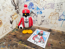 Load image into Gallery viewer, trading card Southampton penguin 1985 with football and woolly &amp; trading card
