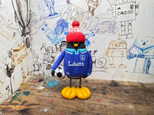 Load image into Gallery viewer, Nottingham Forest penguin 1994/95 away shirt with woolly hat &amp; ball
