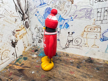 Load image into Gallery viewer, Nottingham Forest 1988/89 penguin with woolly hat &amp; ball
