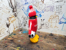 Load image into Gallery viewer, Nottingham Forest 2004 penguin with woolly hat &amp; ball
